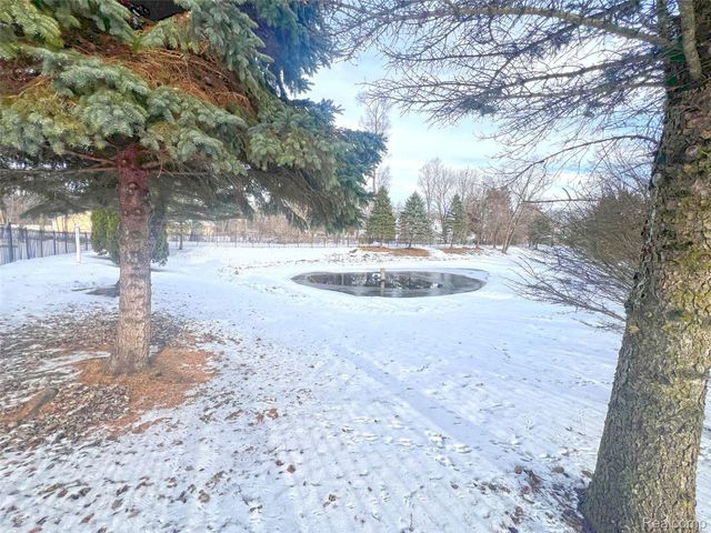 47546 Belmont Drive, Van Buren Charter Township, MI 48111