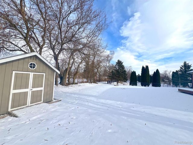 47546 Belmont Drive, Van Buren Charter Township, MI 48111