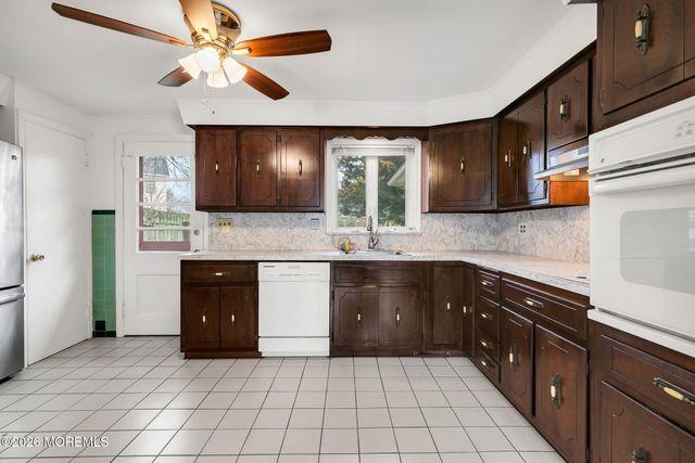 1 Riverview Avenue, Rumson, NJ 07760