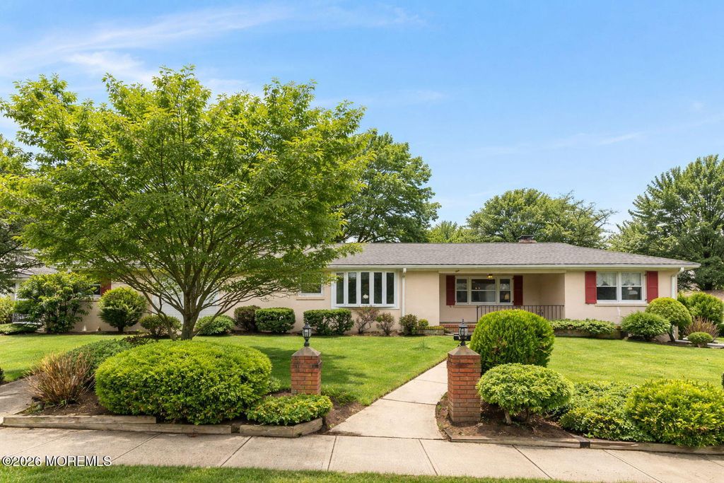 1 Riverview Avenue, Rumson, NJ 07760