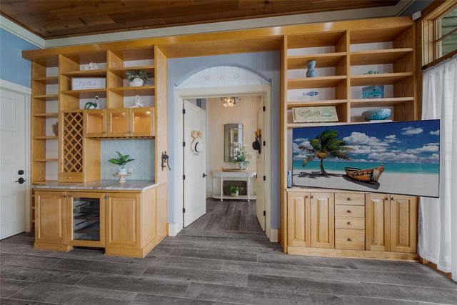 522 BAYVIEW DRIVE, Bradenton Beach, FL 34217