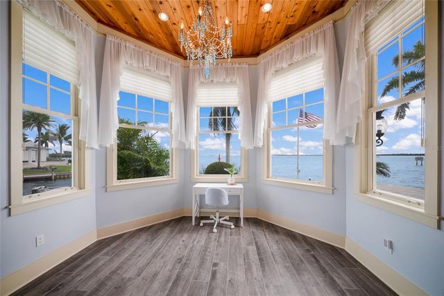 522 BAYVIEW DRIVE, Bradenton Beach, FL 34217