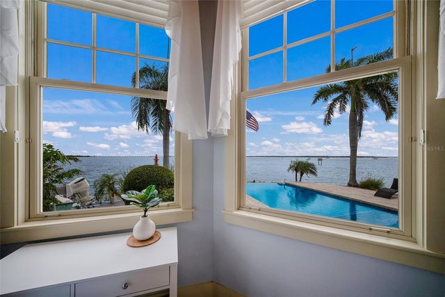 522 BAYVIEW DRIVE, Bradenton Beach, FL 34217