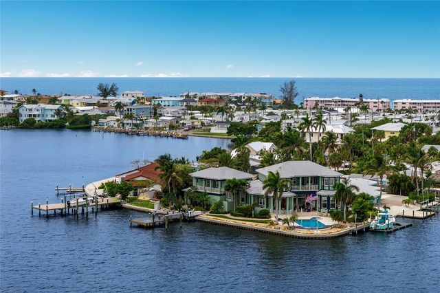 522 BAYVIEW DRIVE, Bradenton Beach, FL 34217