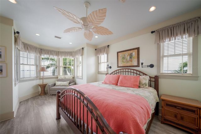 522 BAYVIEW DRIVE, Bradenton Beach, FL 34217
