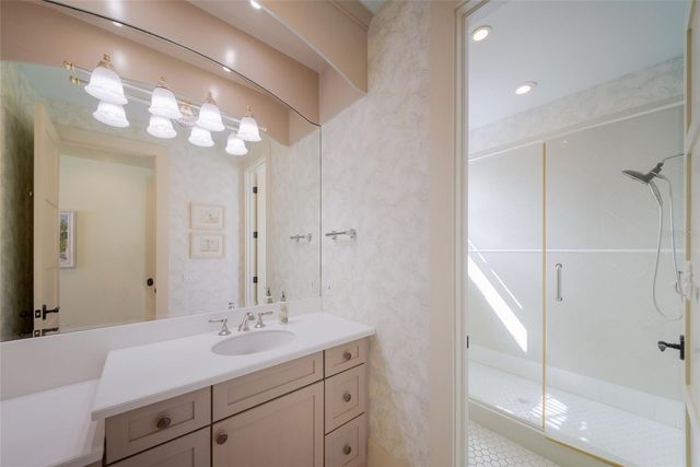 522 BAYVIEW DRIVE, Bradenton Beach, FL 34217