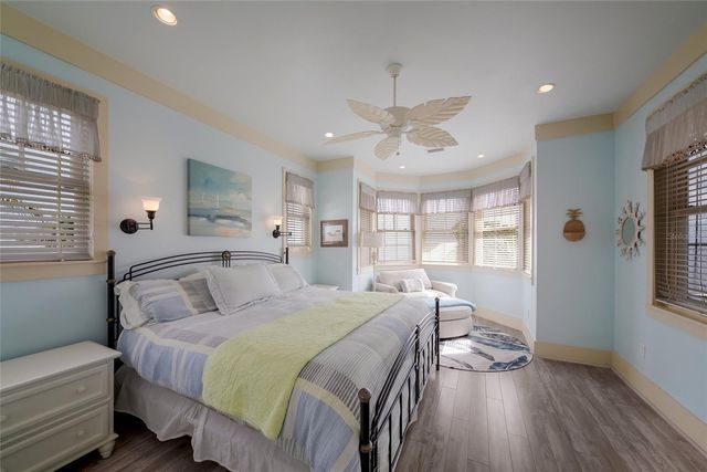 522 BAYVIEW DRIVE, Bradenton Beach, FL 34217