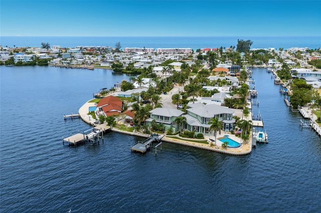 522 BAYVIEW DRIVE, Bradenton Beach, FL 34217