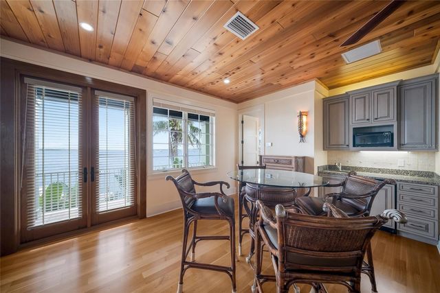 522 BAYVIEW DRIVE, Bradenton Beach, FL 34217