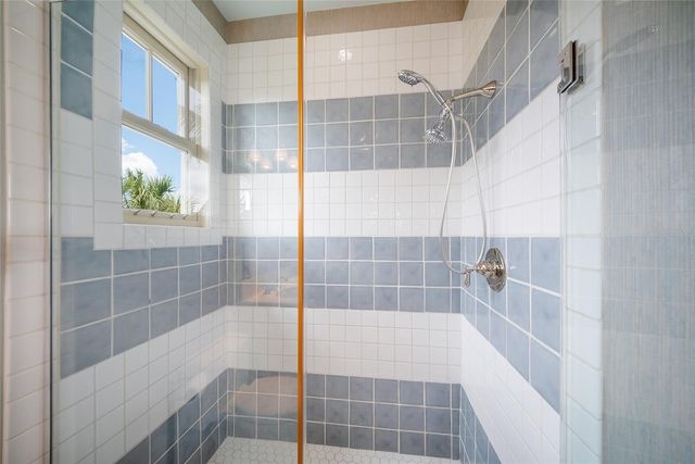 522 BAYVIEW DRIVE, Bradenton Beach, FL 34217