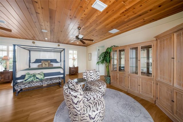 522 BAYVIEW DRIVE, Bradenton Beach, FL 34217