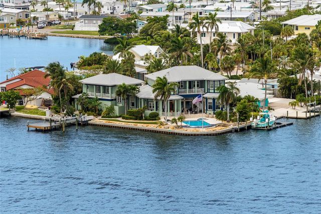 522 BAYVIEW DRIVE, Bradenton Beach, FL 34217