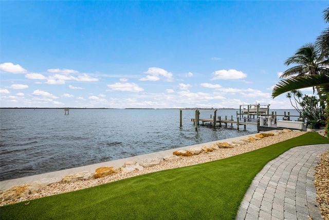 522 BAYVIEW DRIVE, Bradenton Beach, FL 34217