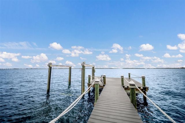 522 BAYVIEW DRIVE, Bradenton Beach, FL 34217