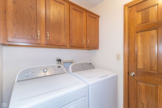 4053 S Village Row, New Palestine, IN 46163