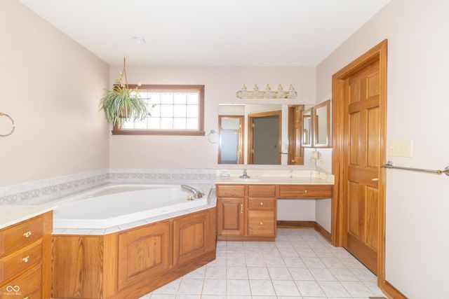 4053 S Village Row, New Palestine, IN 46163