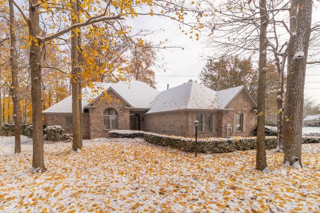 4053 S Village Row, New Palestine, IN 46163