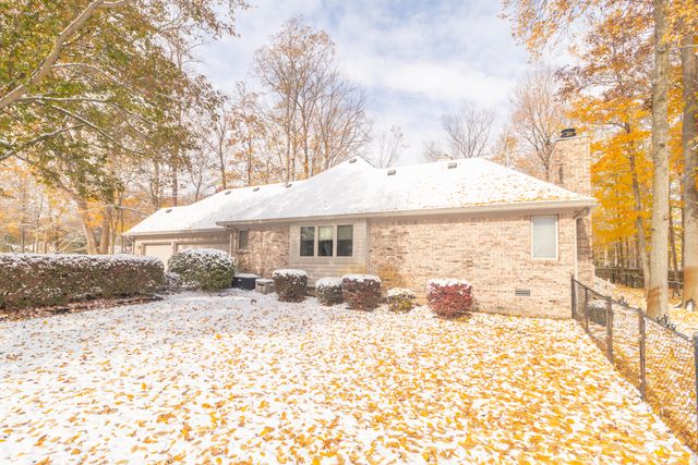 4053 S Village Row, New Palestine, IN 46163