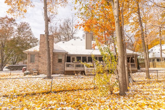 4053 S Village Row, New Palestine, IN 46163