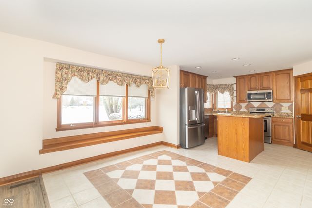 4053 S Village Row, New Palestine, IN 46163