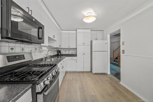 302 Pondside Drive, White Plains, NY 10607