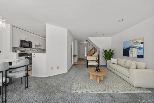 302 Pondside Drive, White Plains, NY 10607