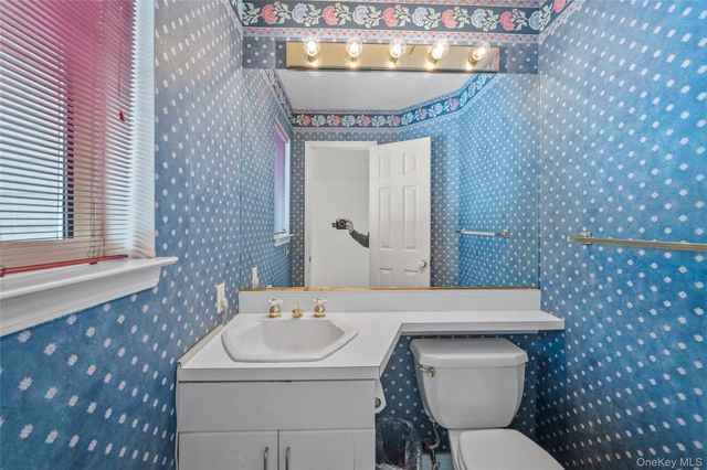 302 Pondside Drive, White Plains, NY 10607