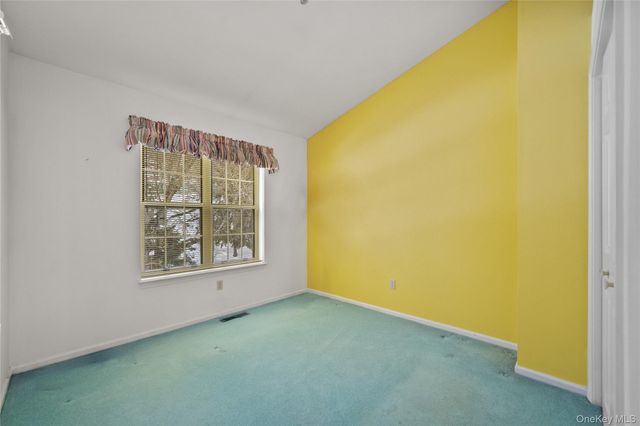 302 Pondside Drive, White Plains, NY 10607