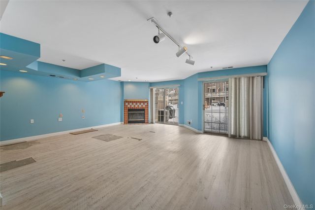 302 Pondside Drive, White Plains, NY 10607