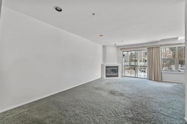 302 Pondside Drive, White Plains, NY 10607