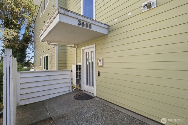 3600 25th Avenue W, Seattle, WA 98199