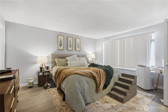 3600 25th Avenue W, Seattle, WA 98199