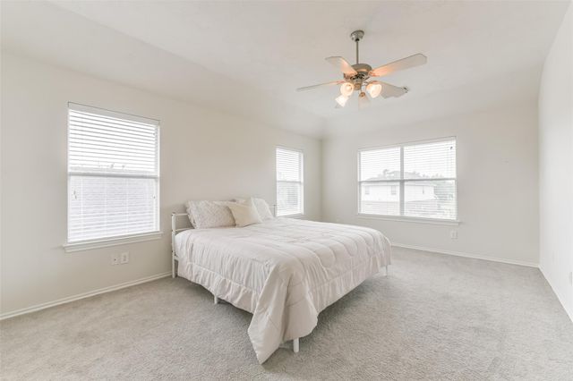 5418 Lilac Grove Lane, Rosharon, TX 77583