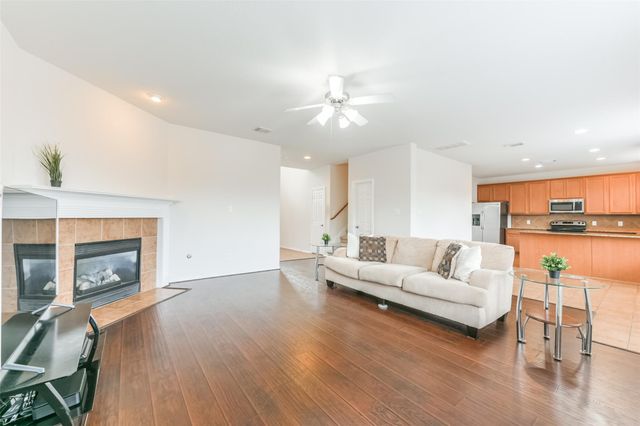 5418 Lilac Grove Lane, Rosharon, TX 77583