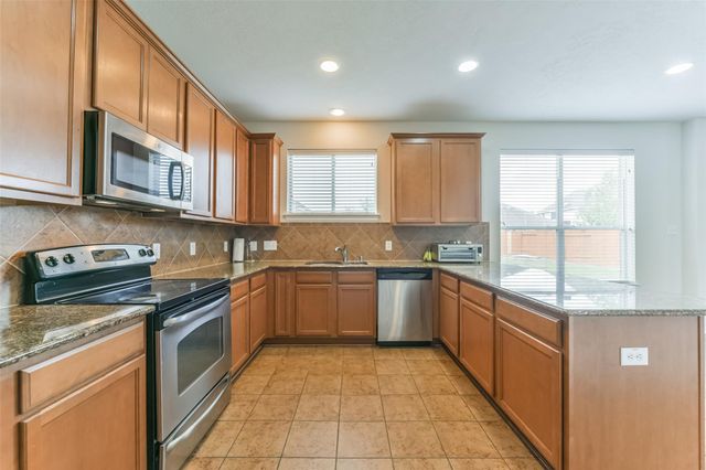 5418 Lilac Grove Lane, Rosharon, TX 77583