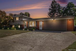 5807 Shetland Way, Waterford, MI 48327