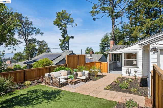 39 Chatsworth Ct, Oakland, CA 94611