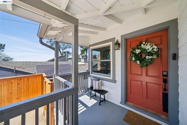 39 Chatsworth Ct, Oakland, CA 94611