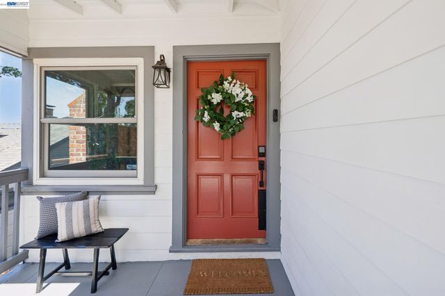 39 Chatsworth Ct, Oakland, CA 94611