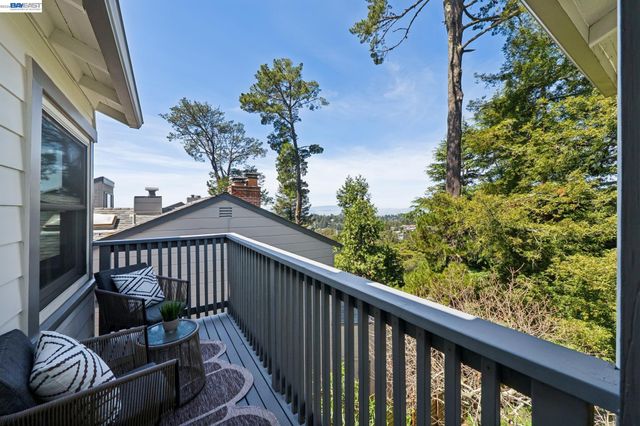 39 Chatsworth Ct, Oakland, CA 94611