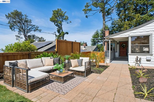 39 Chatsworth Ct, Oakland, CA 94611