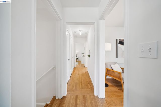 39 Chatsworth Ct, Oakland, CA 94611