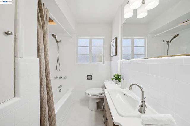 39 Chatsworth Ct, Oakland, CA 94611