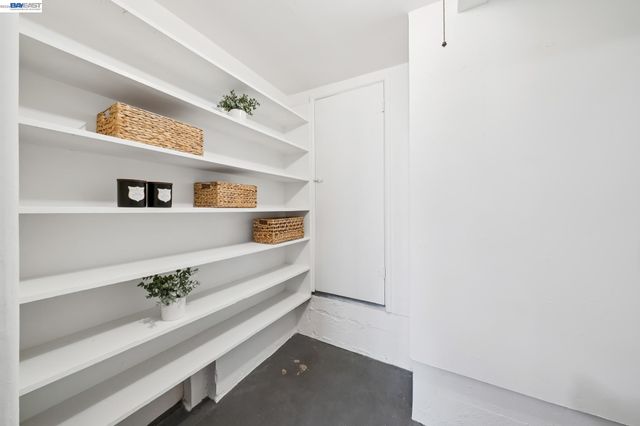 39 Chatsworth Ct, Oakland, CA 94611