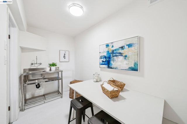 39 Chatsworth Ct, Oakland, CA 94611