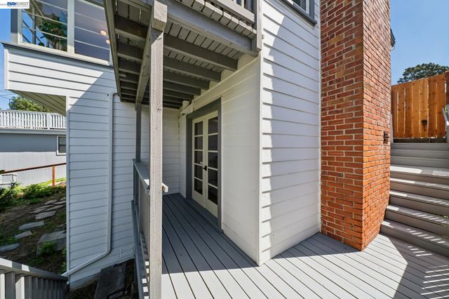 39 Chatsworth Ct, Oakland, CA 94611