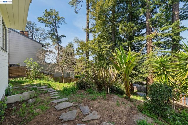 39 Chatsworth Ct, Oakland, CA 94611