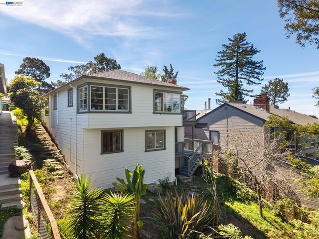 39 Chatsworth Ct, Oakland, CA 94611