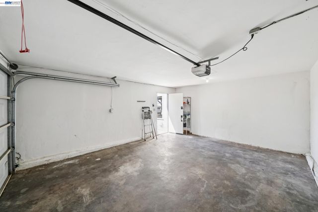 39 Chatsworth Ct, Oakland, CA 94611