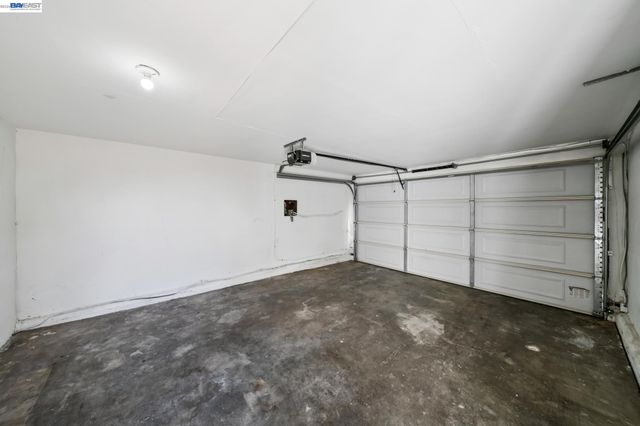 39 Chatsworth Ct, Oakland, CA 94611